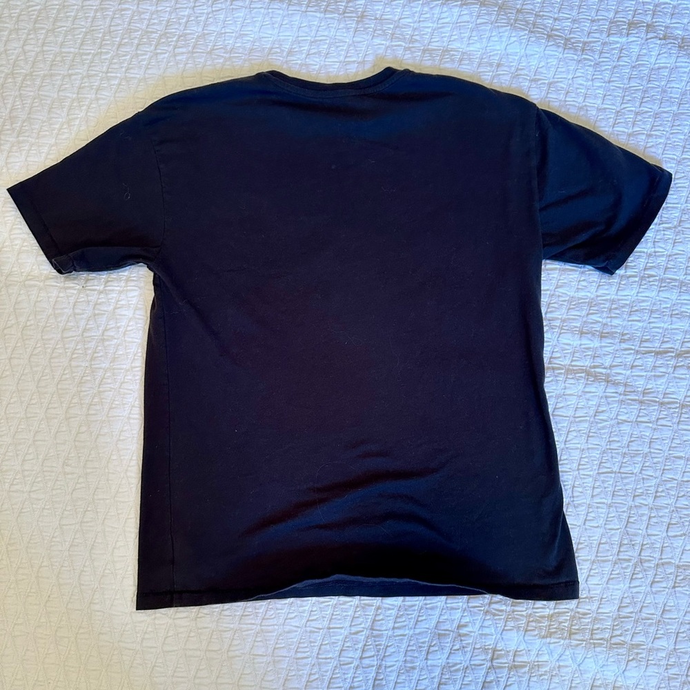 Set of 3 graphic tees - sizes S/M - Picture 4 of 11